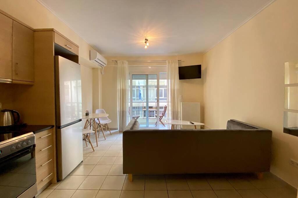 Nikitas' Apartment By The Tube Athens Exterior photo